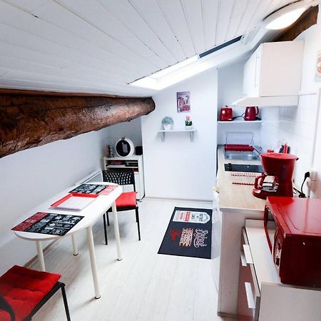 Studio 9 Classe 2 Etoiles Carcassonne Exteriér fotografie